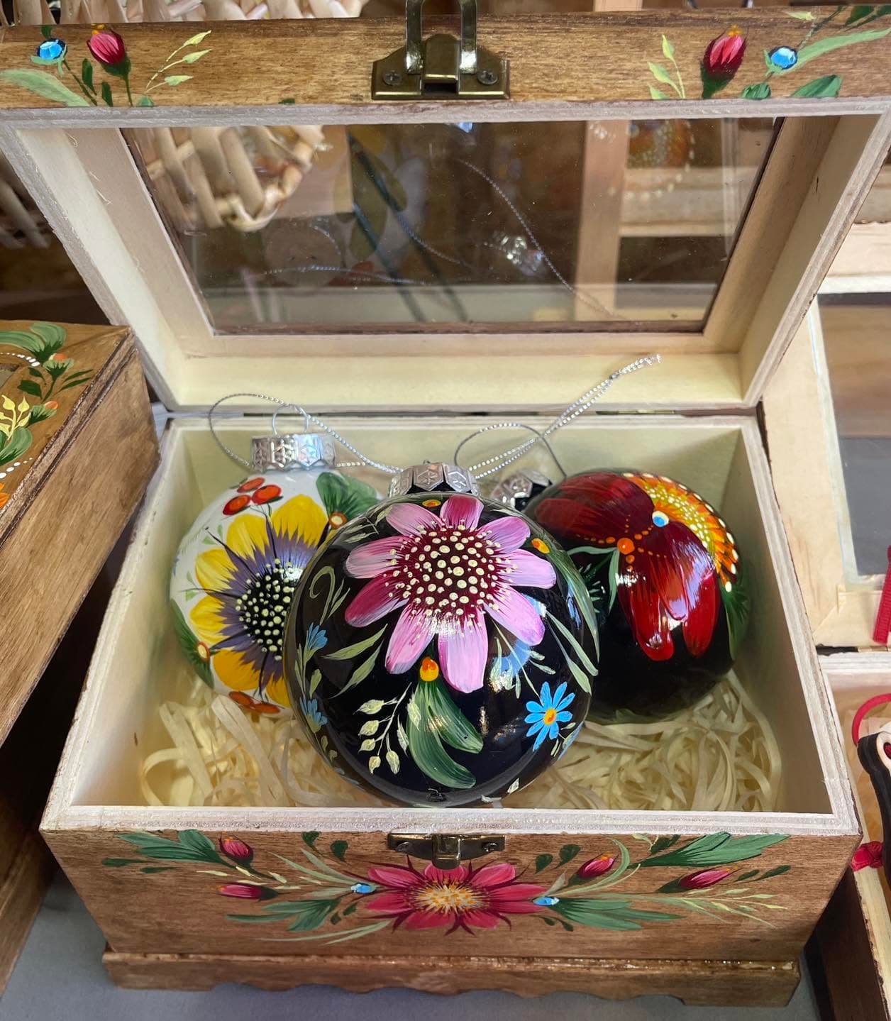 Hand-painted art collection by B&I Art Studio